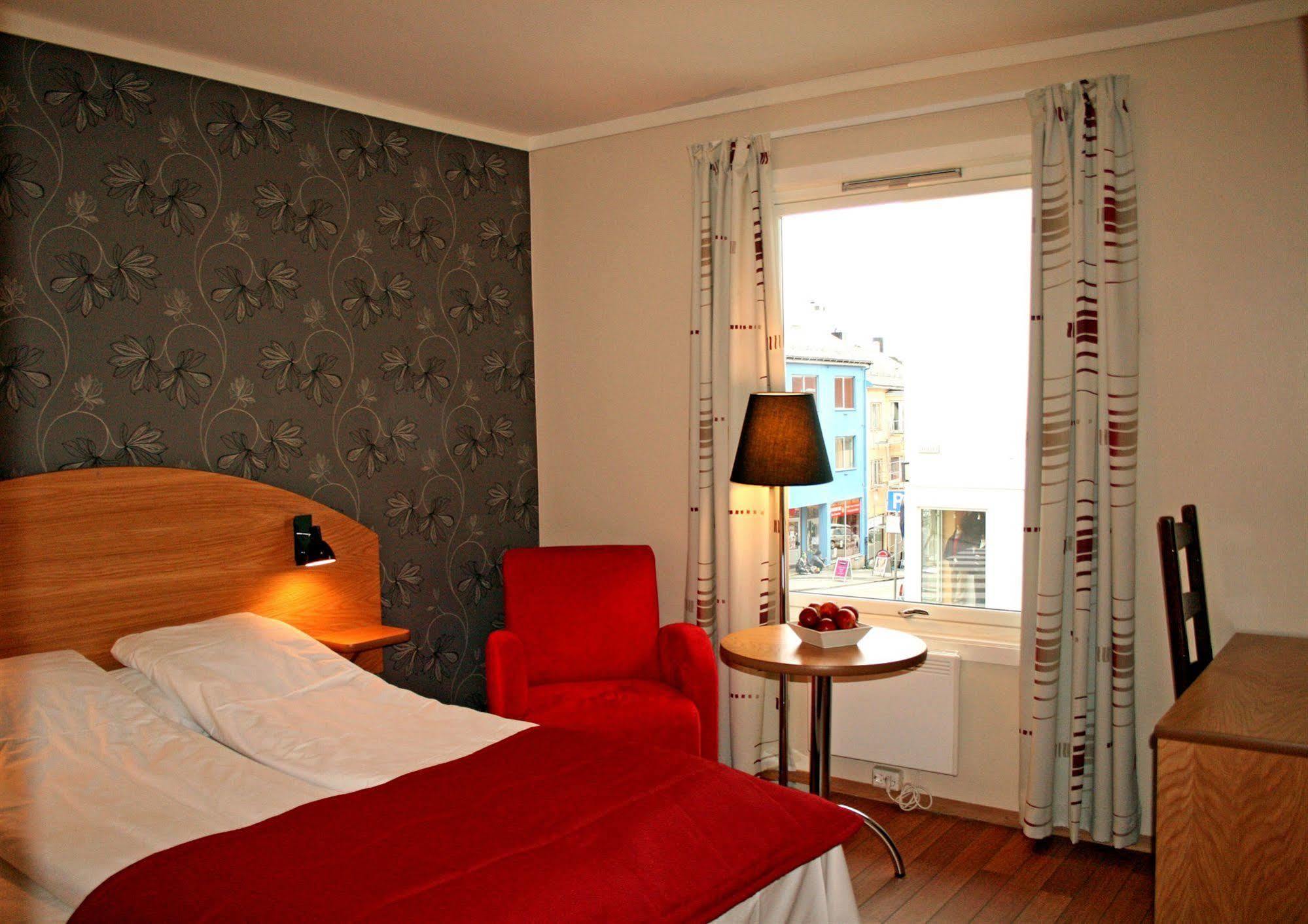 Astoria Hotel Kristiansund Esterno foto